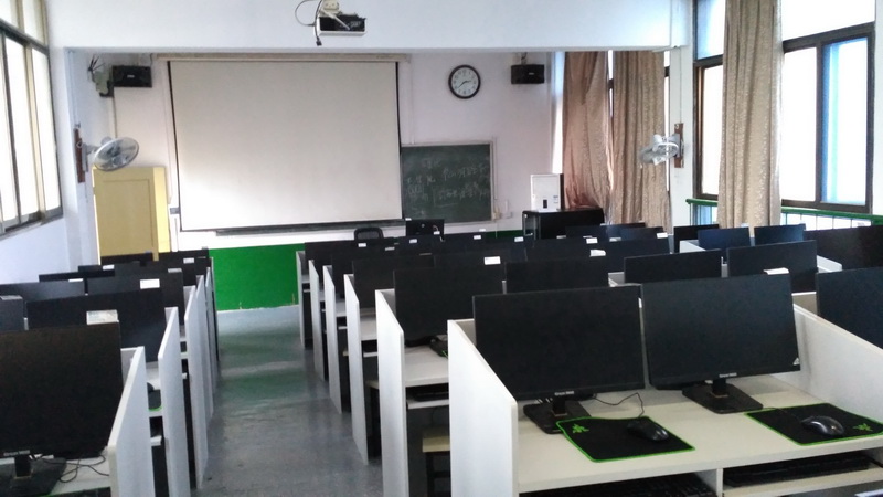 學院實訓中心透明計算機房正式投入使用，開啟信息技術服務新篇章